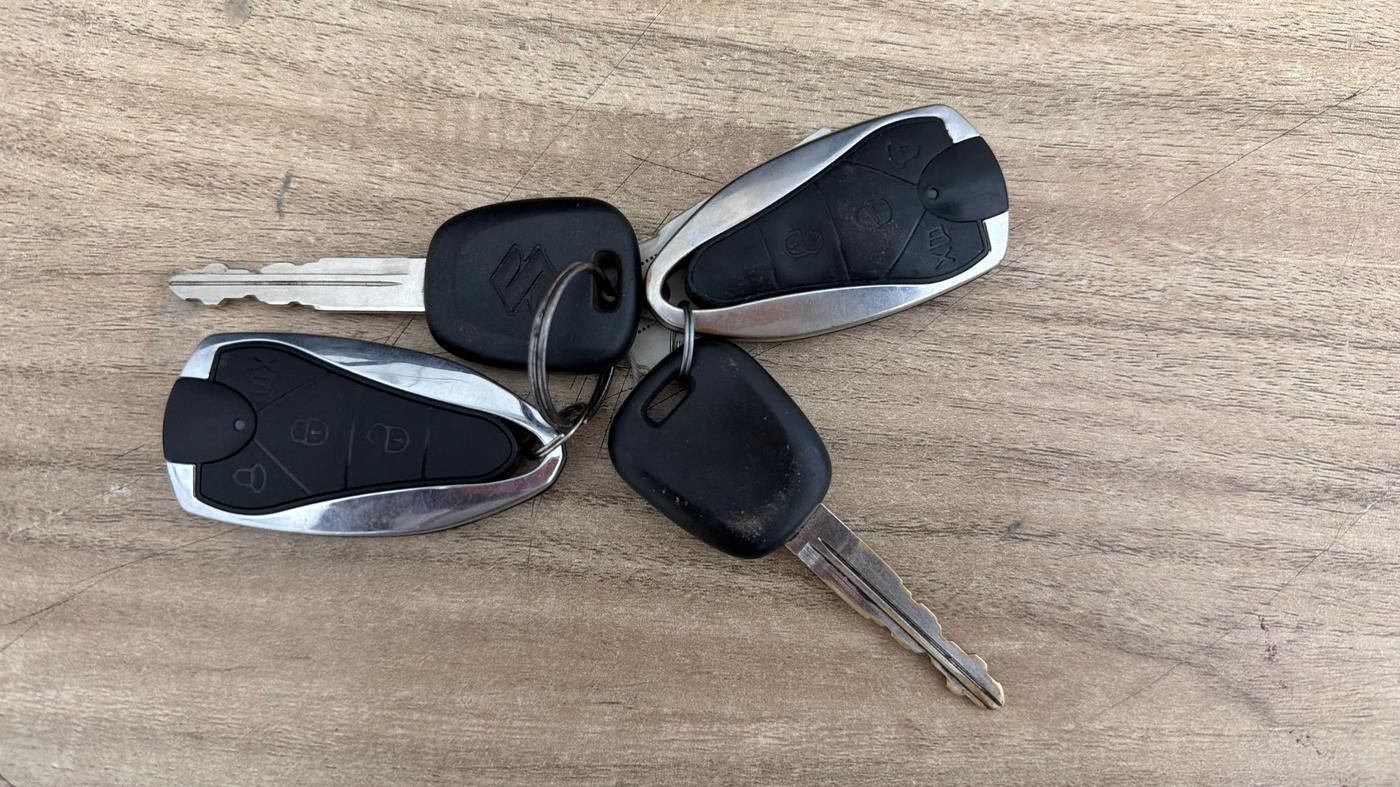 2022 Maruti Swift LXI, Petrol, Manual, 38,115 km, Key Close Up