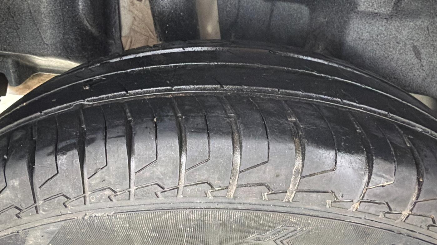 2022 Maruti Swift LXI, Petrol, Manual, 38,115 km, Right Rear Tyre Tread