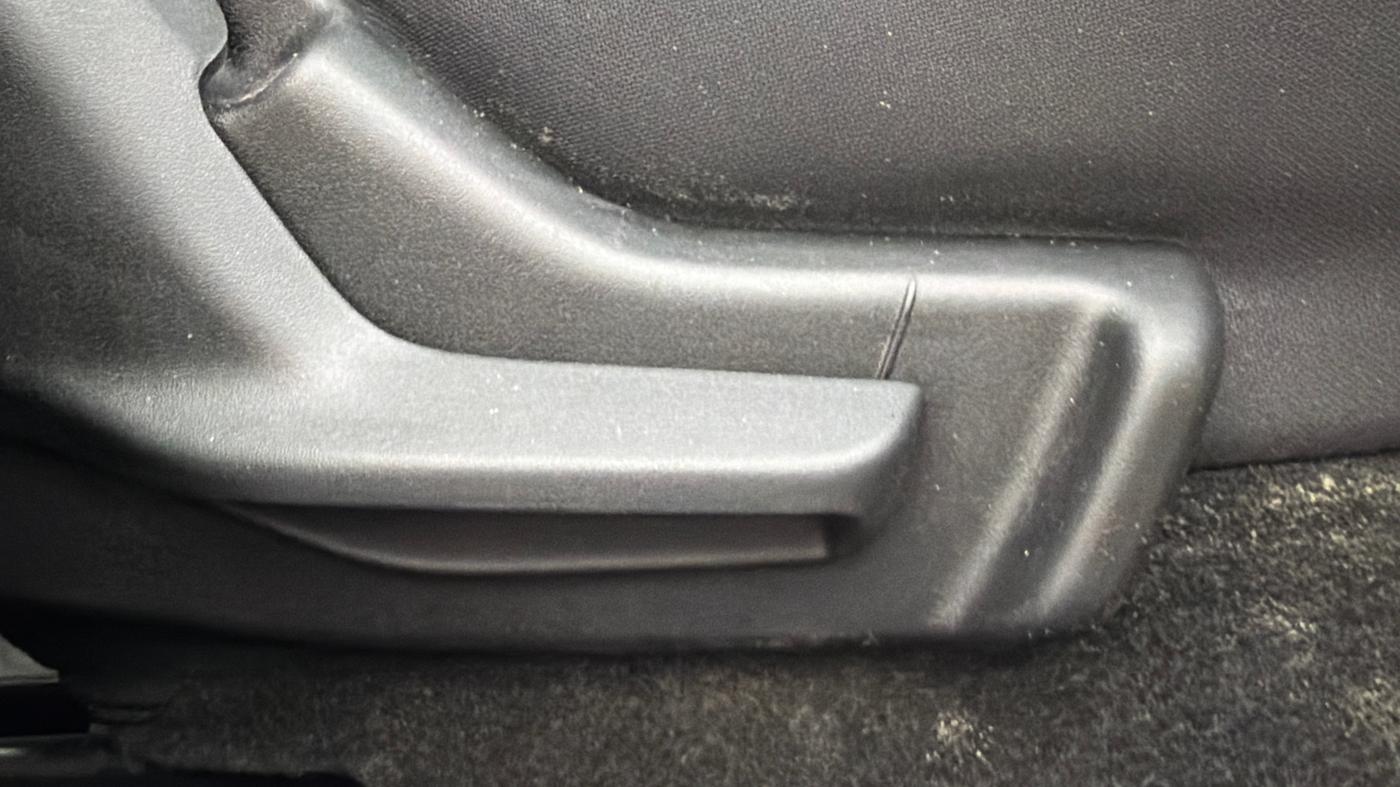 2022 Maruti Swift LXI, Petrol, Manual, 38,115 km, Driver Side Adjustment Panel