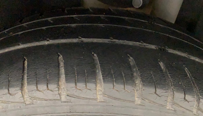 2016 Maruti Vitara Brezza VDI (O), Diesel, Manual, 58,038 km, Left Rear Tyre Tread