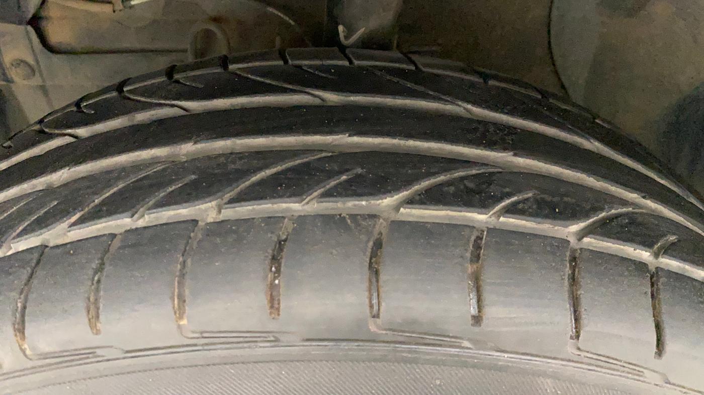 2016 Maruti Vitara Brezza VDI (O), Diesel, Manual, 58,038 km, Left Front Tyre Tread