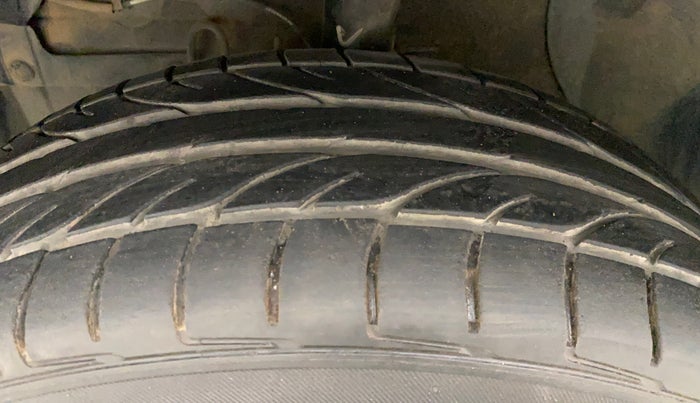 2016 Maruti Vitara Brezza VDI (O), Diesel, Manual, 58,038 km, Left Front Tyre Tread