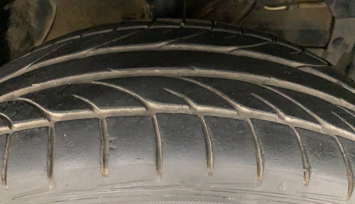 2016 Maruti Vitara Brezza VDI (O), Diesel, Manual, 58,038 km, Right Front Tyre Tread