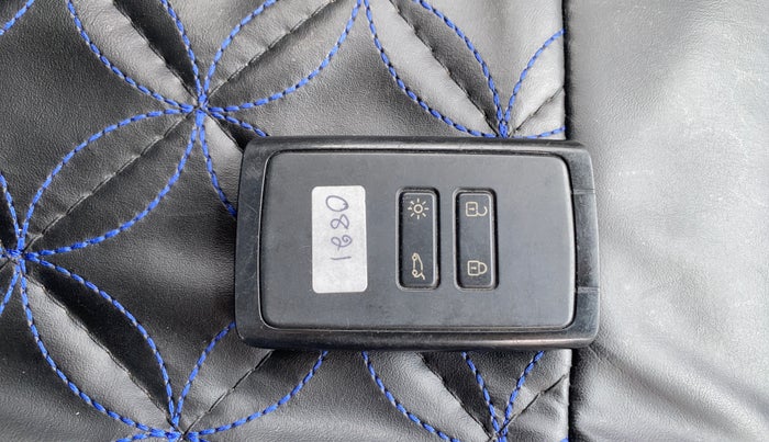 2023 Renault TRIBER RXZ, Petrol, Manual, 48,161 km, Key Close Up