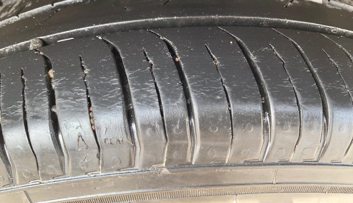 2023 Renault TRIBER RXZ, Petrol, Manual, 48,161 km, Right Rear Tyre Tread