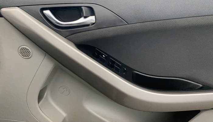 2019 Tata NEXON XZ PLUS PETROL, Petrol, Manual, 90,228 km, Driver Side Door Panels Control