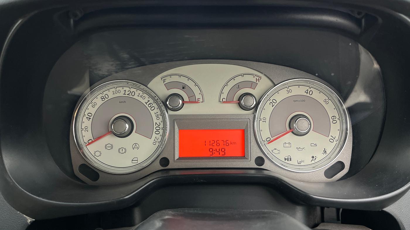2014 Fiat Linea DYNAMIC 1.3 L ADVANCED MULTIJET, Diesel, Manual, 1,12,675 km, Odometer Image