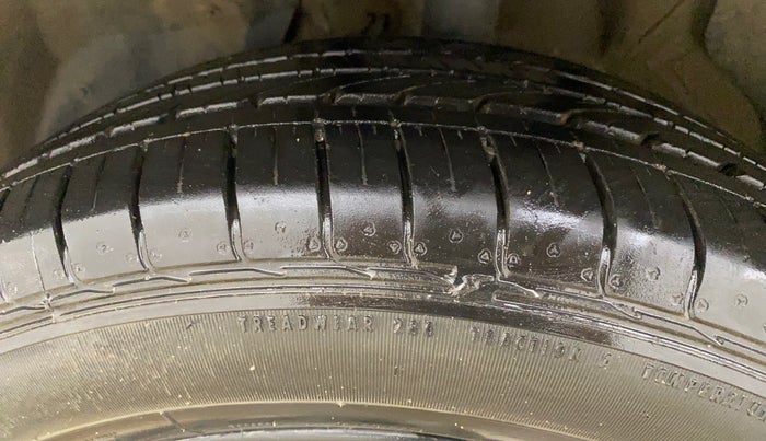 2020 MG HECTOR SHARP 1.5 DCT PETROL, Petrol, Automatic, 64,233 km, Left Front Tyre Tread