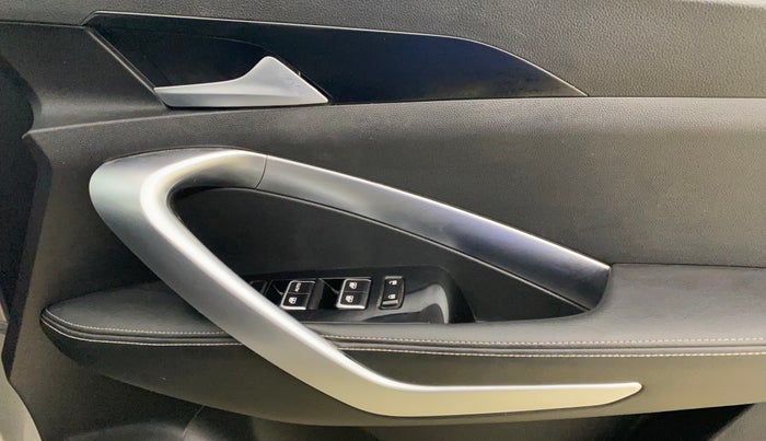 2020 MG HECTOR SHARP 1.5 DCT PETROL, Petrol, Automatic, 64,233 km, Driver Side Door Panels Control