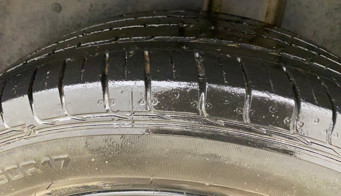 2020 MG HECTOR SHARP 1.5 DCT PETROL, Petrol, Automatic, 64,233 km, Left Rear Tyre Tread