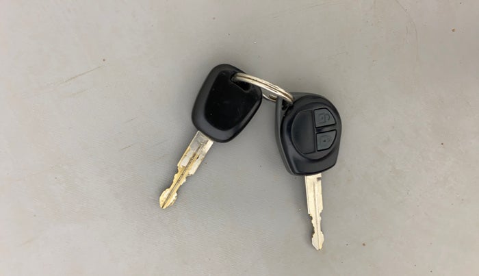 2017 Maruti Alto K10 VXI (O), Petrol, Manual, 82,289 km, Key Close Up