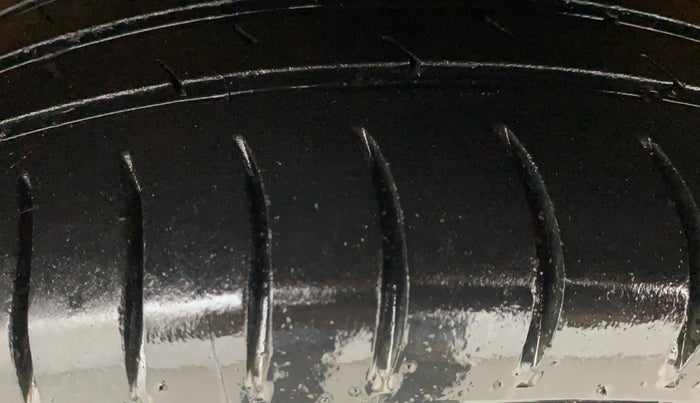 2017 Maruti Alto K10 VXI (O), Petrol, Manual, 82,289 km, Left Front Tyre Tread