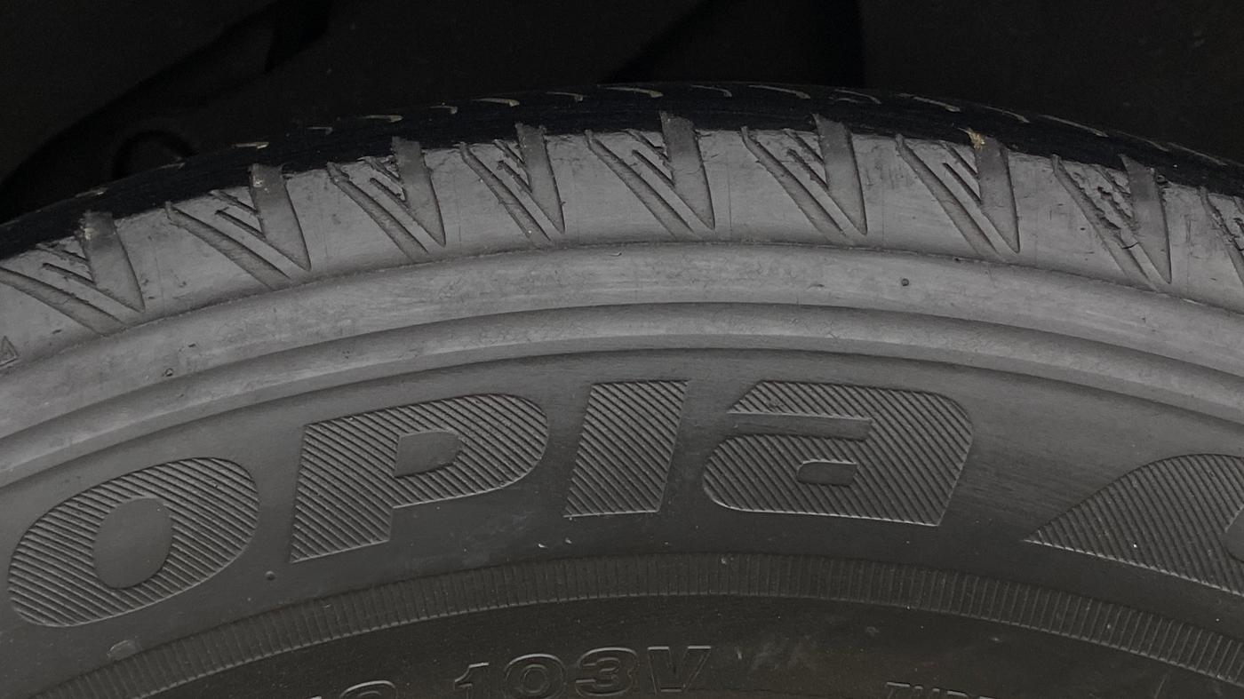 2021 Tata Safari XZA, Diesel, Automatic, 71,350 km, Left Rear Tyre Tread