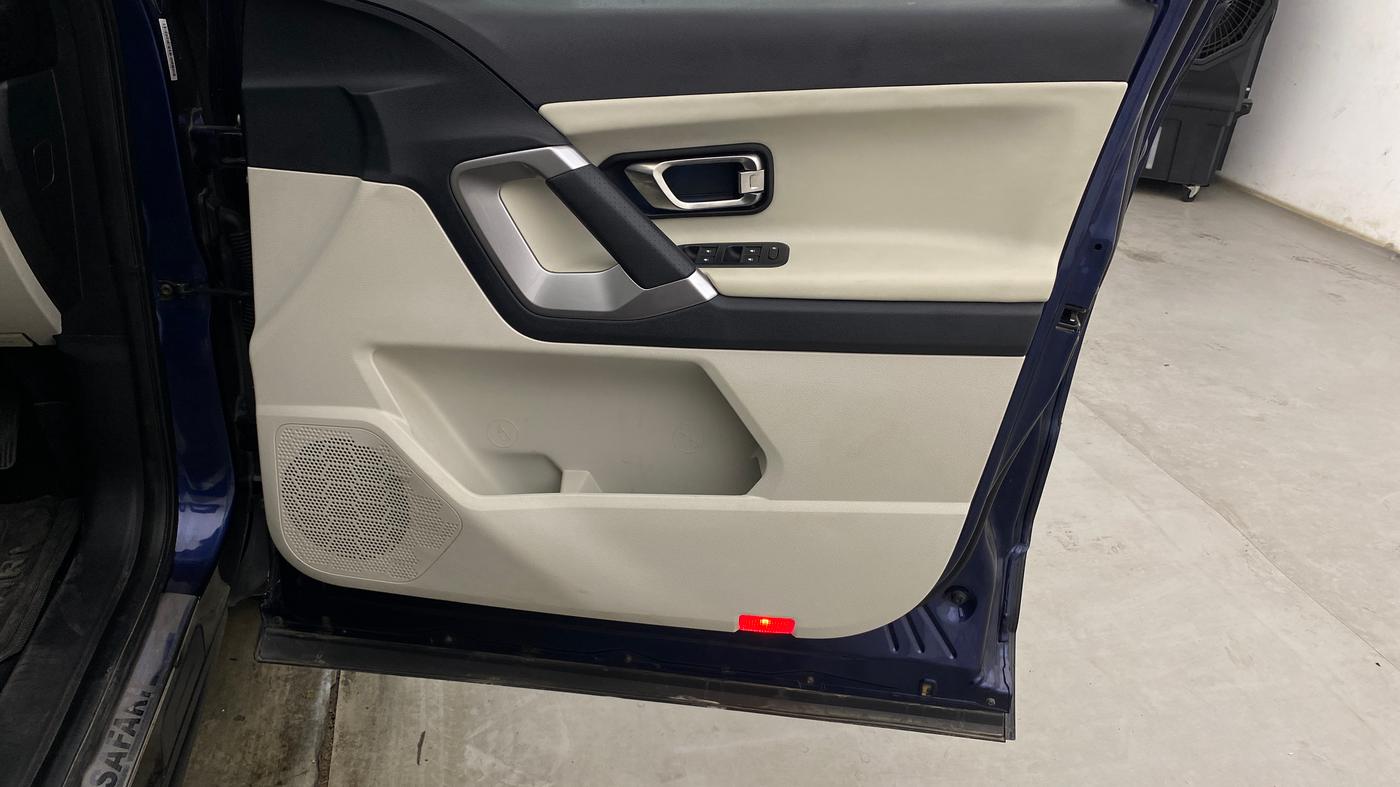 2021 Tata Safari XZA, Diesel, Automatic, 71,350 km, Driver Side Door Panels Control