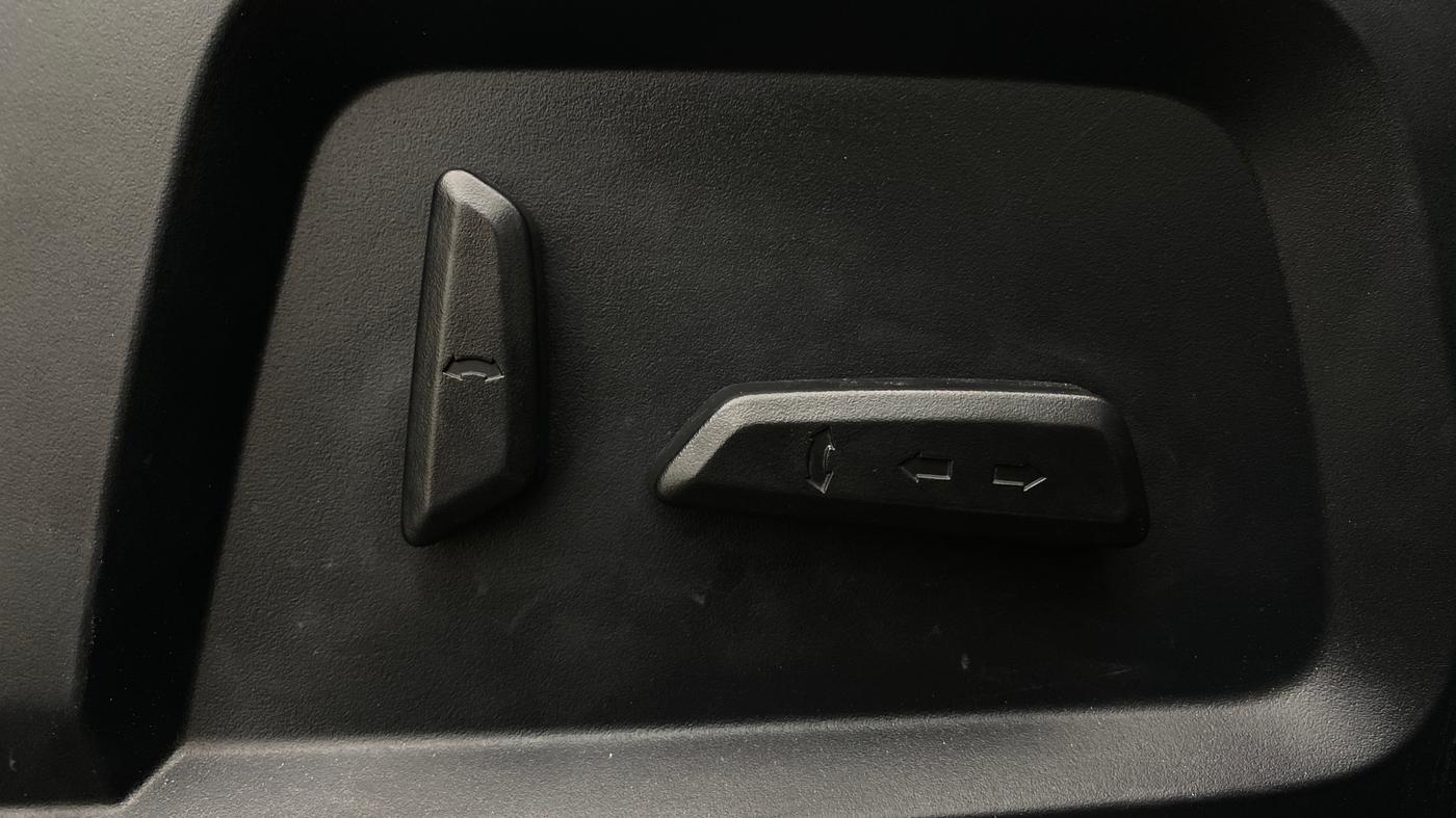 2021 Tata Safari XZA, Diesel, Automatic, 71,350 km, Driver Side Adjustment Panel