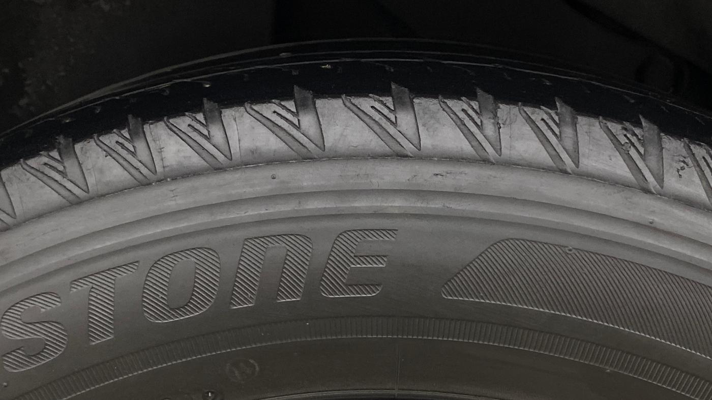 2021 Tata Safari XZA, Diesel, Automatic, 71,350 km, Right Rear Tyre Tread
