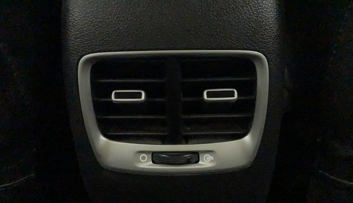 2020 Hyundai VENUE S 1.2, Petrol, Manual, 34,063 km, Rear AC Vents