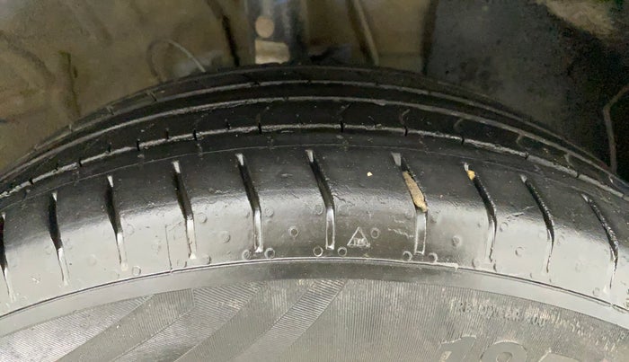 2020 Hyundai VENUE S 1.2, Petrol, Manual, 34,063 km, Right Front Tyre Tread