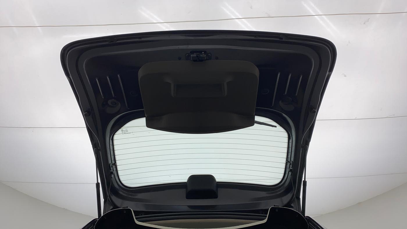 2017 Renault Duster RXL PETROL 104, Petrol, Manual, 33,494 km, Boot Door Open