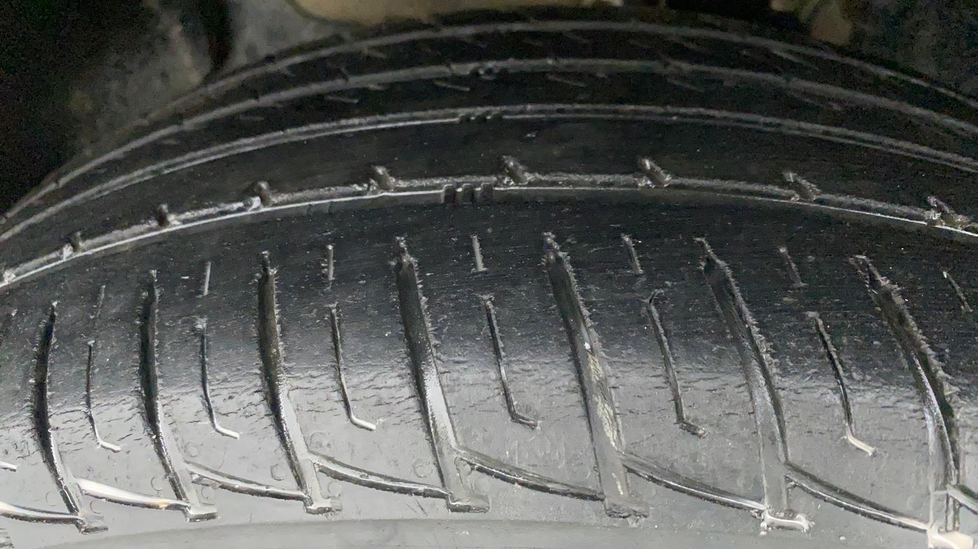 2017 Renault Duster RXL PETROL 104, Petrol, Manual, 33,494 km, Left Front Tyre Tread