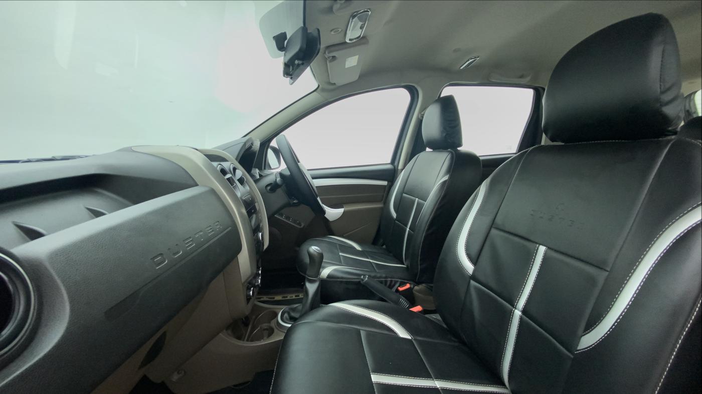 2017 Renault Duster RXL PETROL 104, Petrol, Manual, 33,494 km, Right Side Front Door Cabin