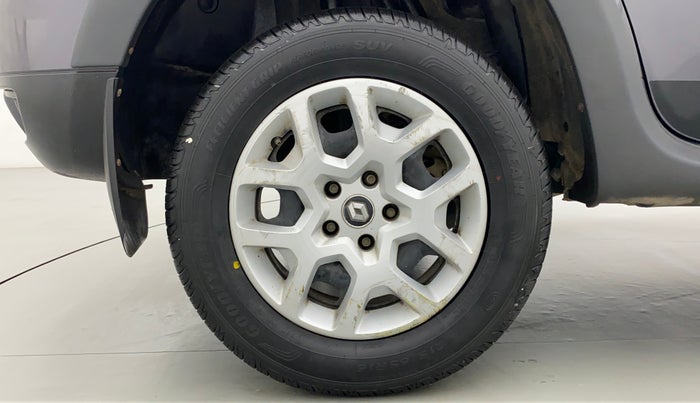 2017 Renault Duster RXL PETROL 104, Petrol, Manual, 33,494 km, Right Rear Wheel