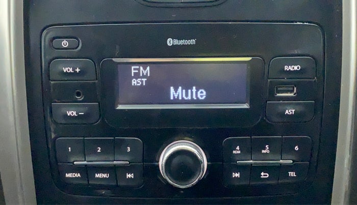 2017 Renault Duster RXL PETROL 104, Petrol, Manual, 33,494 km, Infotainment System