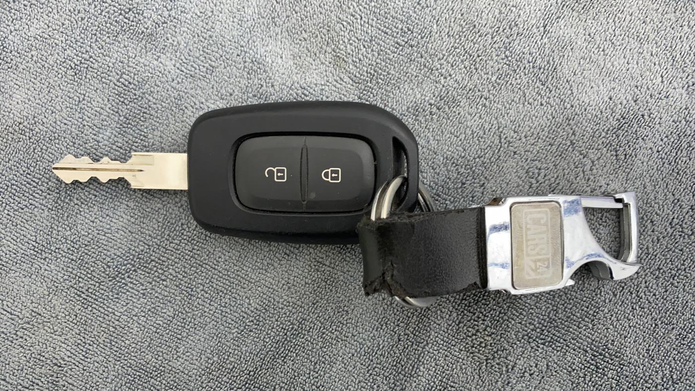2017 Renault Duster RXL PETROL 104, Petrol, Manual, 33,494 km, Key Close Up