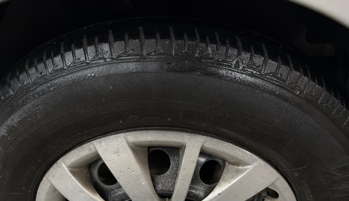 2015 Hyundai i10 SPORTZ 1.1, Petrol, Manual, 41,775 km, Right Front Tyre Tread