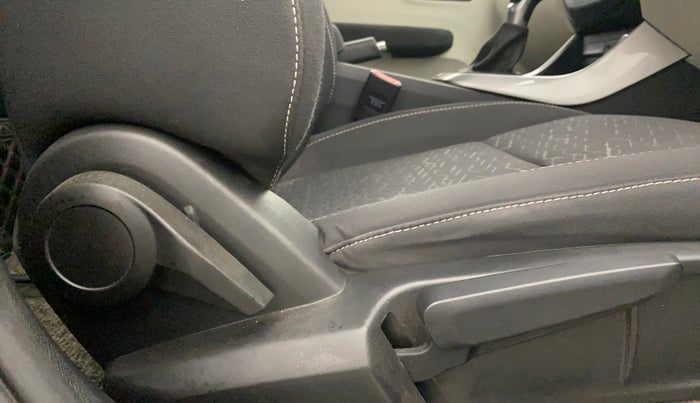 2023 Tata ALTROZ XZA + SUNROOF, Petrol, Automatic, 33,944 km, Driver Side Adjustment Panel