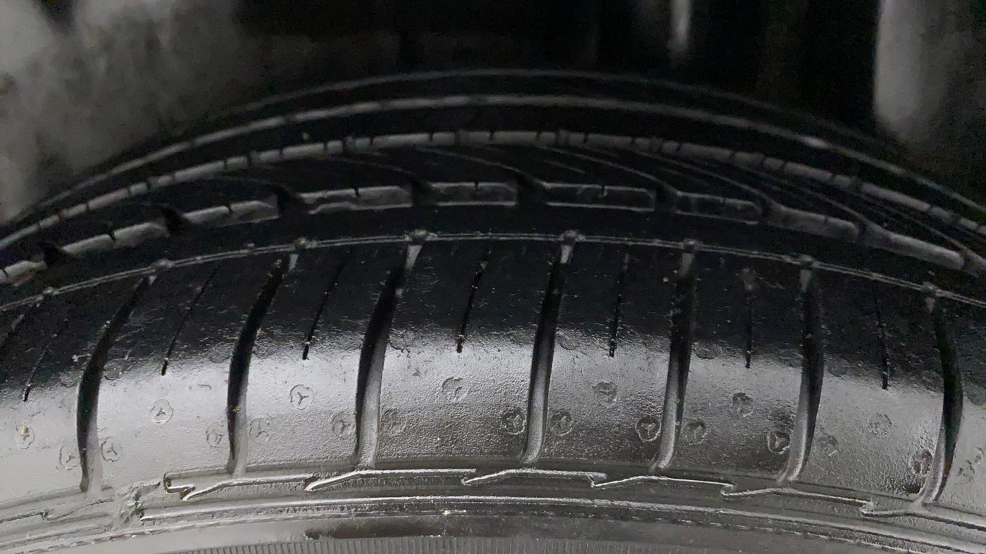 2018 Maruti Ciaz ALPHA 1.5 SHVS PETROL, Petrol, Manual, 27,958 km, Left Rear Tyre Tread