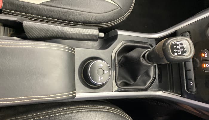 2022 Tata NEXON XM PETROL, CNG, Manual, 58,392 km, Gear Lever