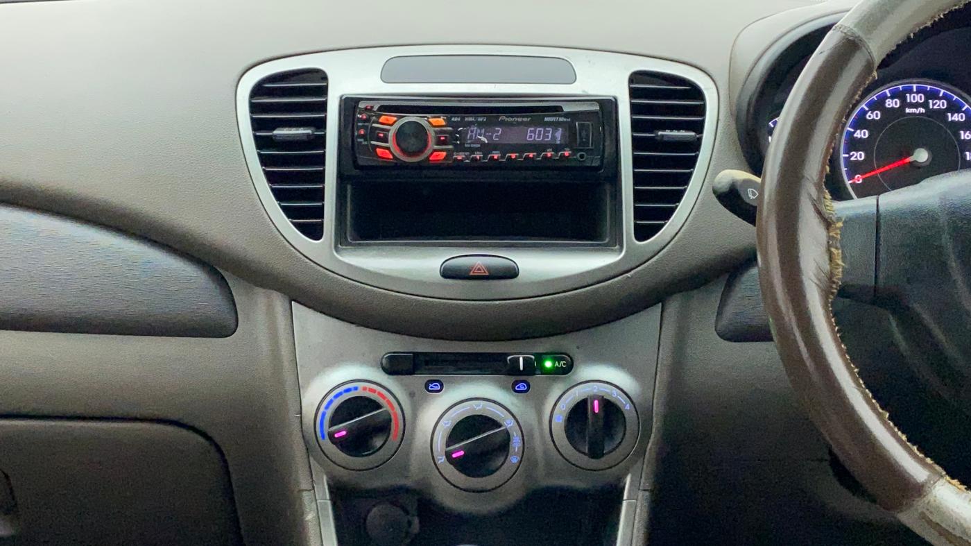 2010 Hyundai i10 MAGNA 1.1, Petrol, Manual, 99,122 km, Air Conditioner