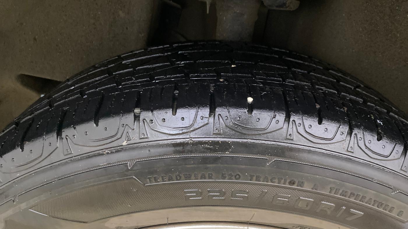 2019 Jeep Compass LONGITUDE (O) 1.4 PETROL AT, Petrol, Automatic, 29,318 km, Right Rear Tyre Tread