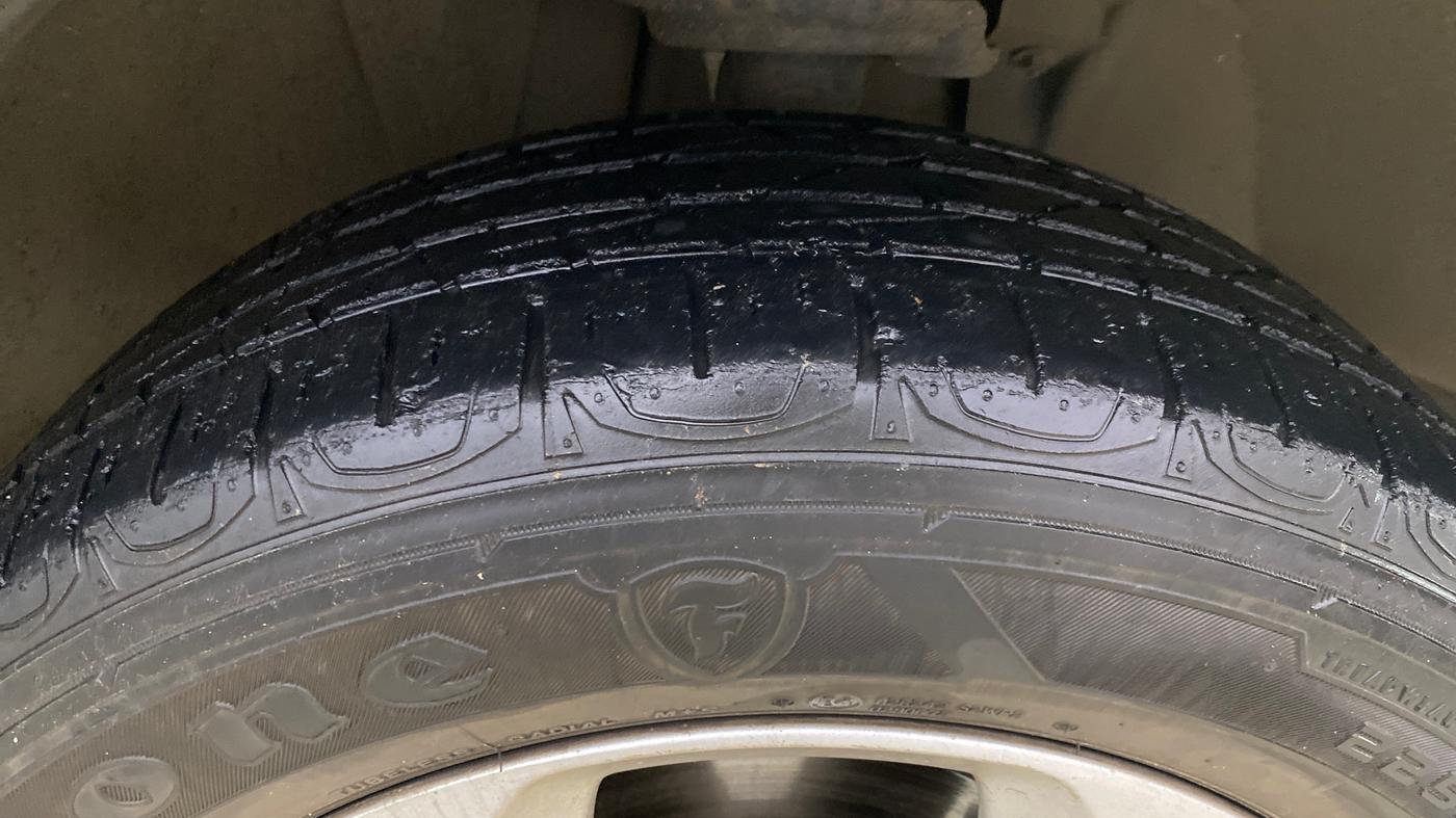 2019 Jeep Compass LONGITUDE (O) 1.4 PETROL AT, Petrol, Automatic, 29,318 km, Right Front Tyre Tread