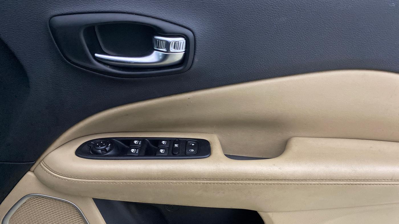 2019 Jeep Compass LONGITUDE (O) 1.4 PETROL AT, Petrol, Automatic, 29,318 km, Driver Side Door Panels Control