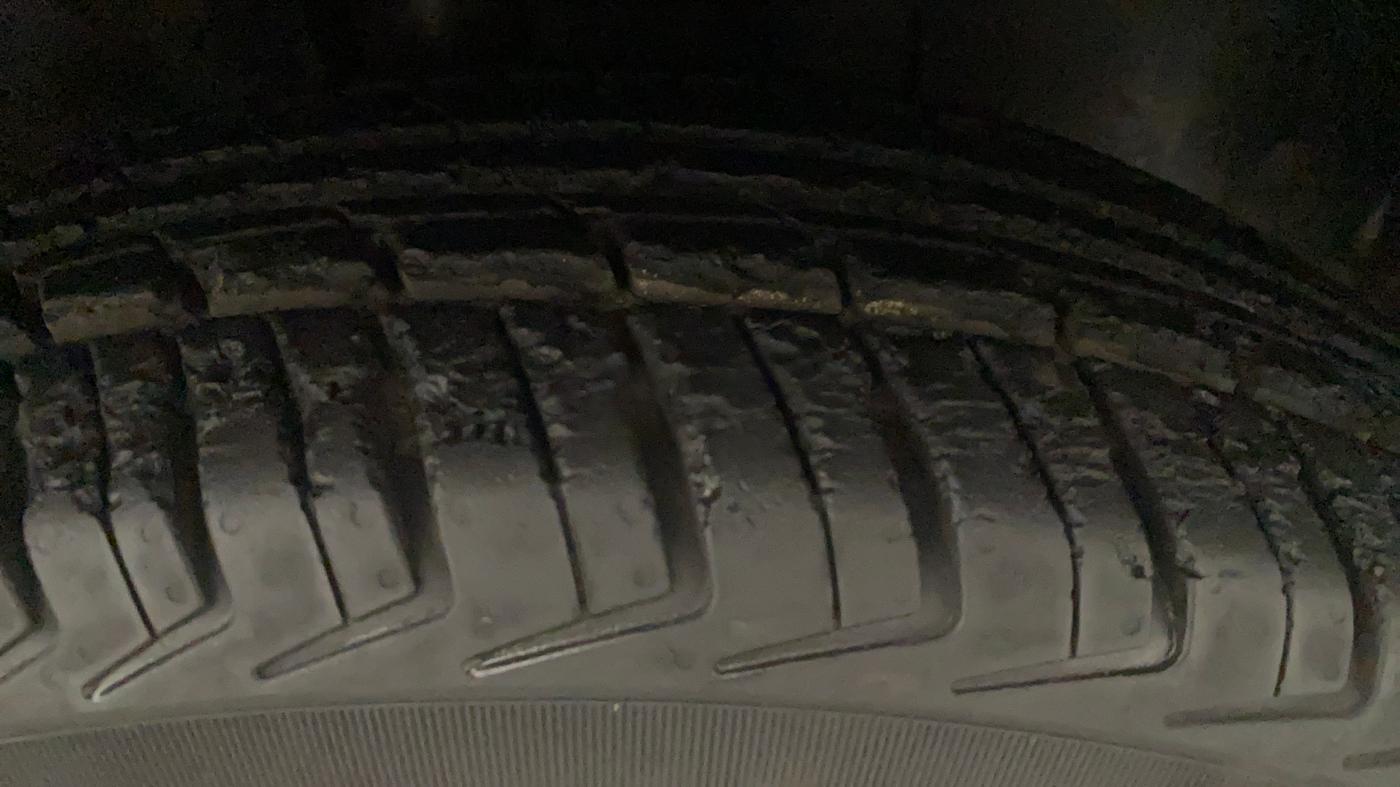 2016 Renault Kwid RXT 0.8, Petrol, Manual, 15,947 km, Left Front Tyre Tread