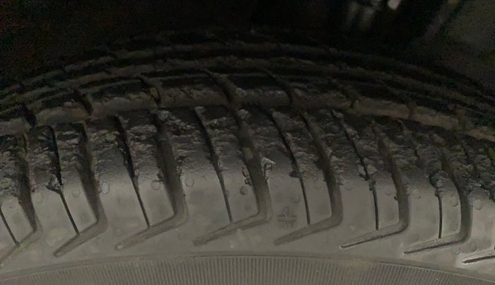 2016 Renault Kwid RXT 0.8, Petrol, Manual, 15,947 km, Right Rear Tyre Tread