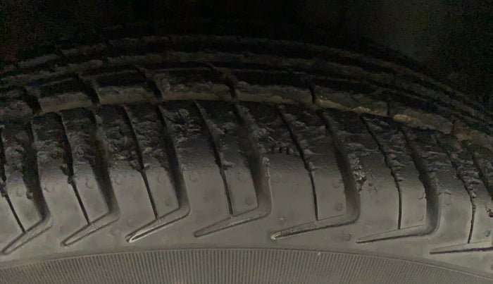 2016 Renault Kwid RXT 0.8, Petrol, Manual, 15,947 km, Right Front Tyre Tread