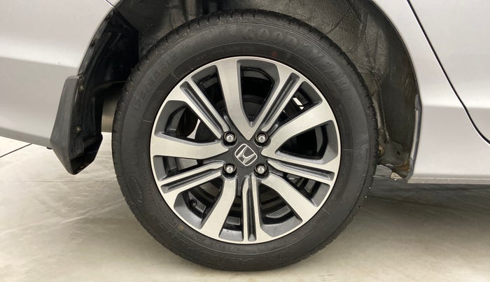 2022 Honda City 1.5L I-VTEC V MT 4TH GEN, Petrol, Manual, 2,639 km, Right Rear Wheel