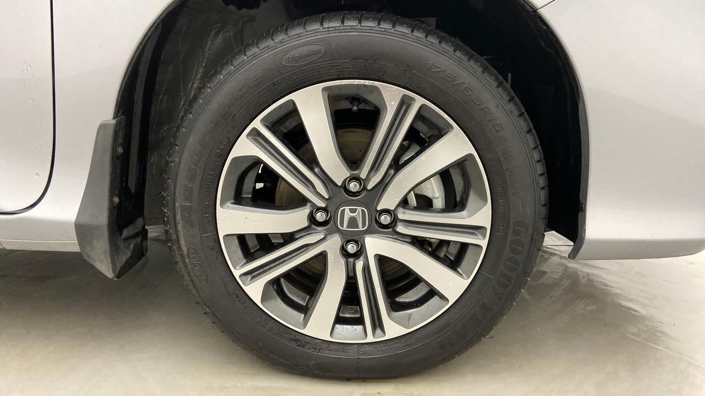 2022 Honda City 1.5L I-VTEC V MT 4TH GEN, Petrol, Manual, 2,639 km, Right Front Wheel