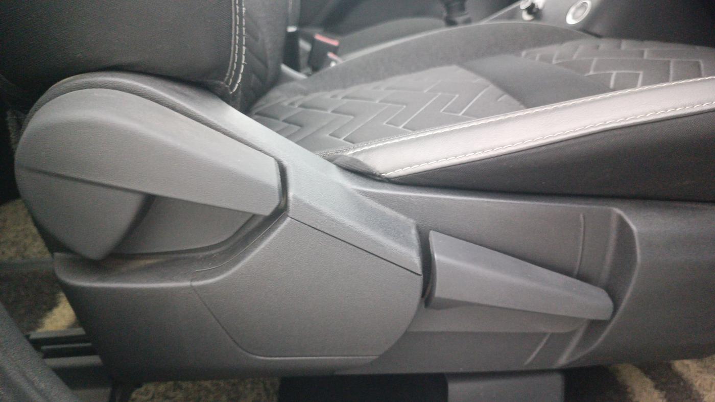 2022 Nissan MAGNITE XV PREMIUM TURBO (O), Petrol, Manual, 18,578 km, Driver Side Adjustment Panel