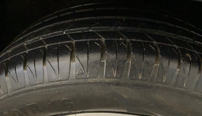 2020 KIA SONET HTX 1.0 IMT, Petrol, Manual, 59,144 km, Right Front Tyre Tread