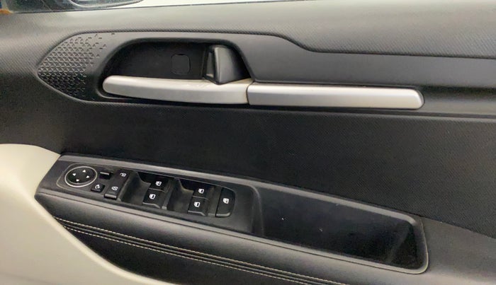 2020 KIA SONET HTX 1.0 IMT, Petrol, Manual, 59,144 km, Driver Side Door Panels Control