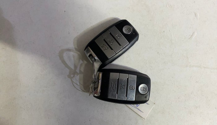 2020 KIA SONET HTX 1.0 IMT, Petrol, Manual, 59,144 km, Key Close Up