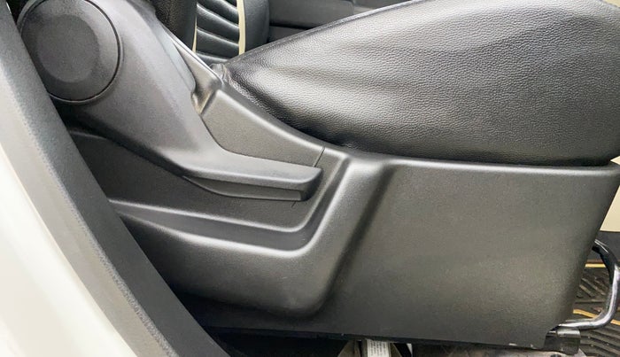 2019 Maruti New Wagon-R LXI CNG 1.0, CNG, Manual, 44,266 km, Driver Side Adjustment Panel