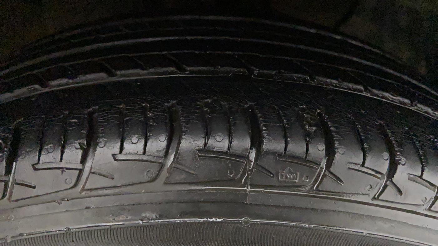 2018 Hyundai Elite i20 ASTA 1.2, Petrol, Manual, 27,933 km, Right Front Tyre Tread