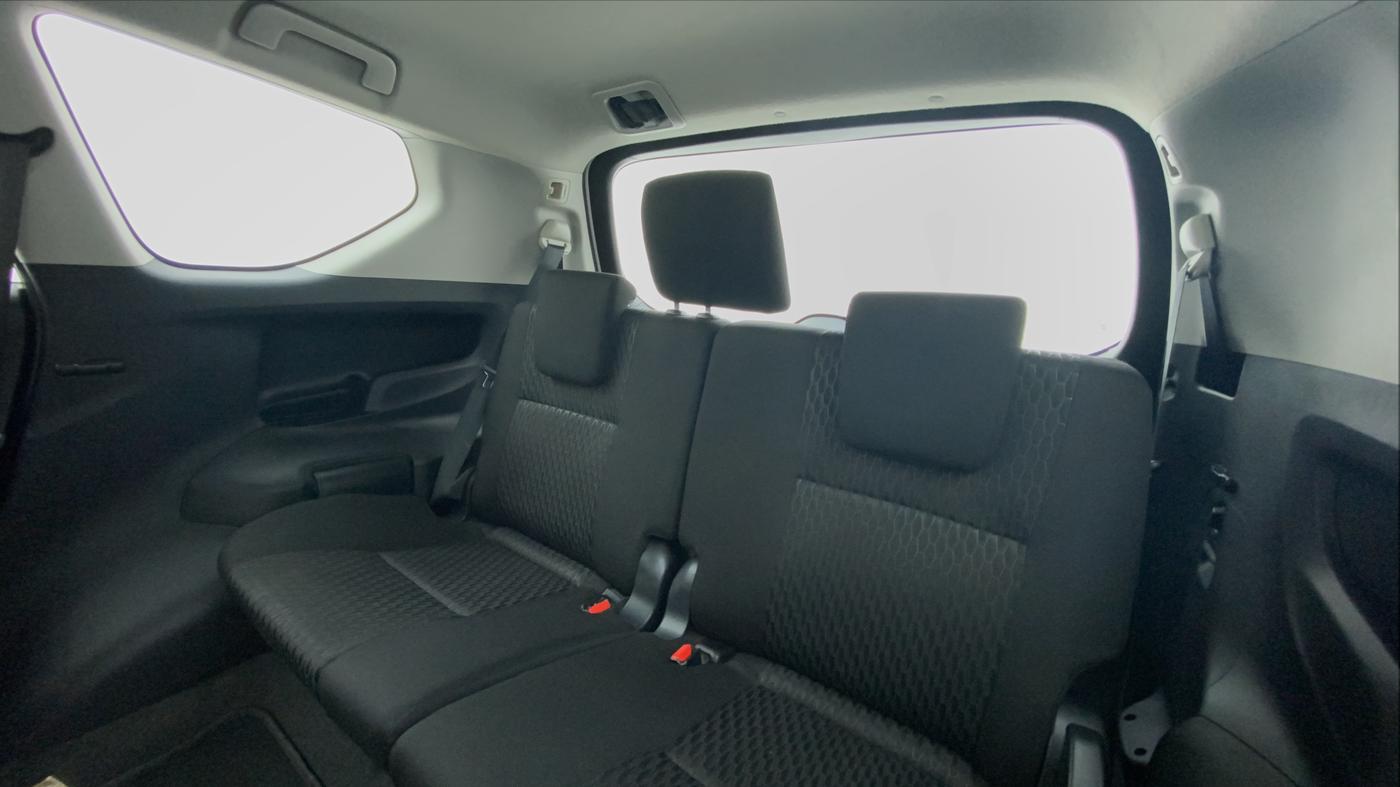 2017 Toyota Innova Crysta 2.4 GX 8 STR, Diesel, Manual, 76,831 km, Third Seat Row