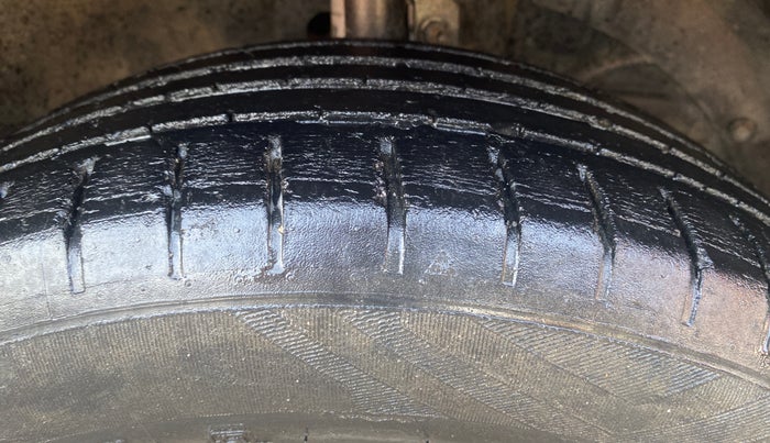 2017 Maruti Baleno ALPHA DIESEL 1.3, Diesel, Manual, 56,347 km, Right Front Tyre Tread