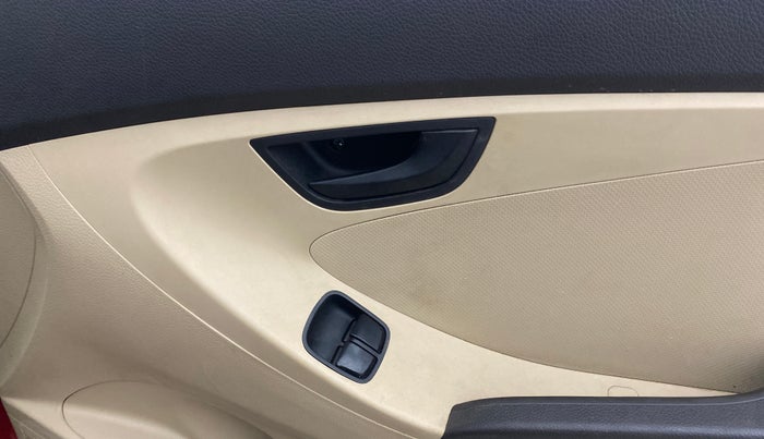 2018 Hyundai Eon MAGNA +, Petrol, Manual, 18,460 km, Driver Side Door Panels Control